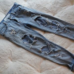 Brandy Melville distressed boyfriend jeans